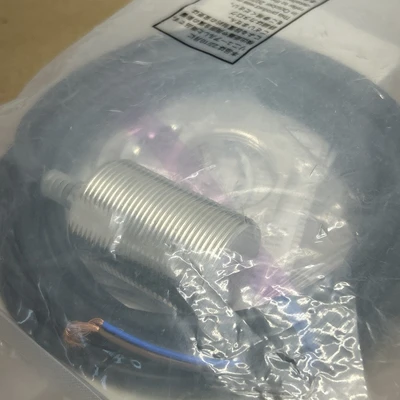 NEW Omron E2E-X10D1-N