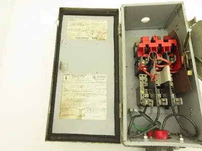 Cutler-Hammer Heavy Duty Safety Switch Enclosure 60A 600V 3Ph Nema 12