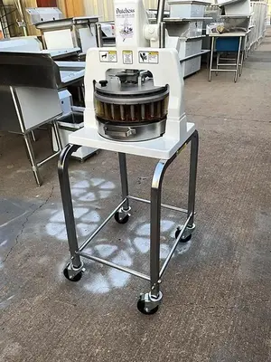 DUTCHESS BMIH-36 Manual Divider | Harvest Equipment and Fabrication Inc (3)