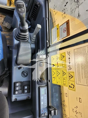 USED 2022 XCMG XE55U