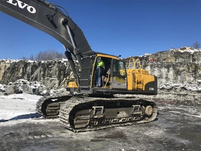 Used 2016 VOLVO EC700CL Crawler Excavators | Abele Tractor #1342878