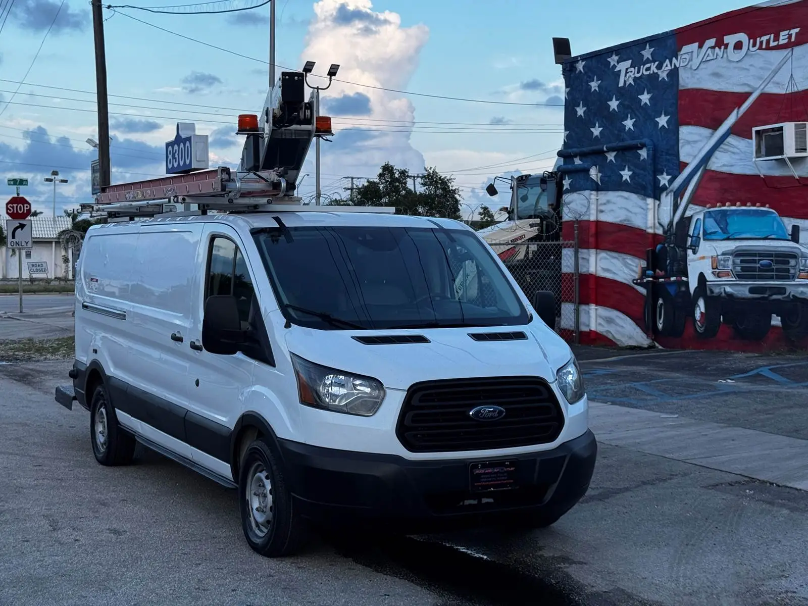 Used 2019 FORD TRANSIT Bucket (boom) trucks Florida US | Truck and Van Outlet #1509208