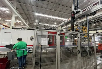 2008 CINCINNATI MILACRON MG1800 Injection Molding Horizontal/Vertical | Machinery Network (1)