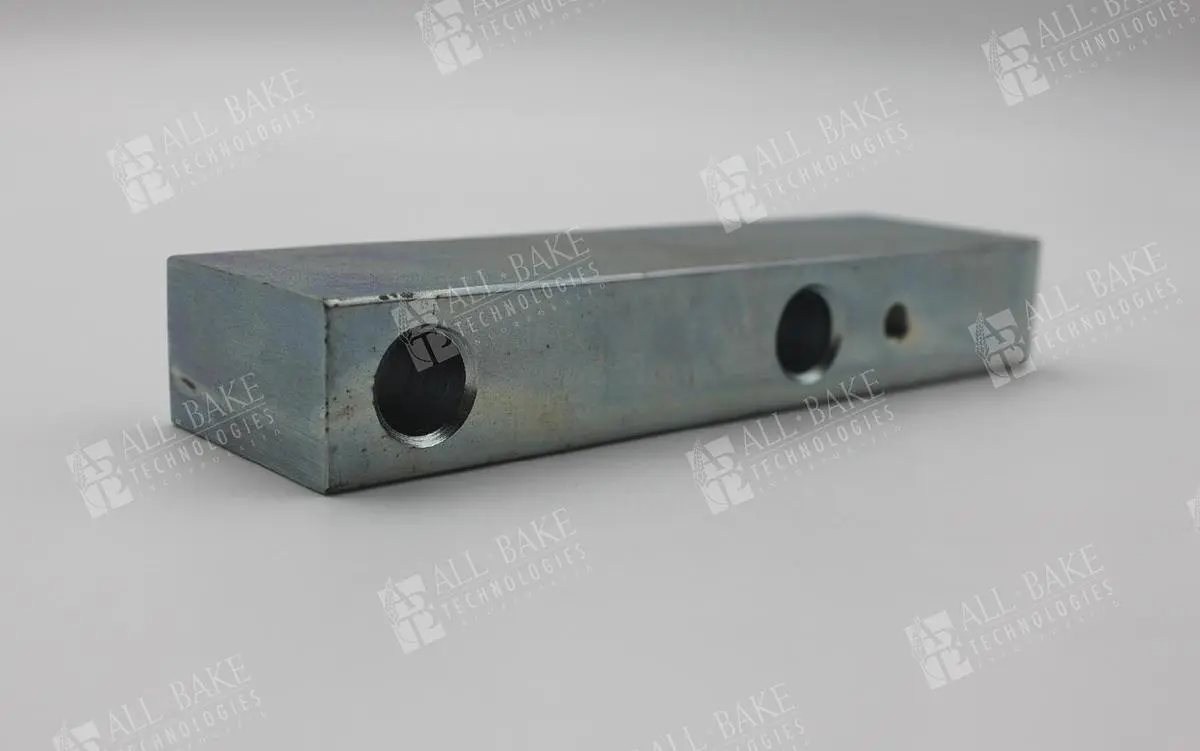 Hinge Lower Half 135 & Prior - RV40666800