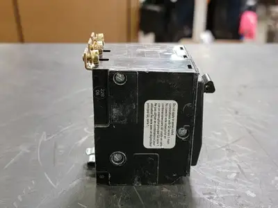 20 Amp, 3 Pole, 240 volts Circuit Breaker