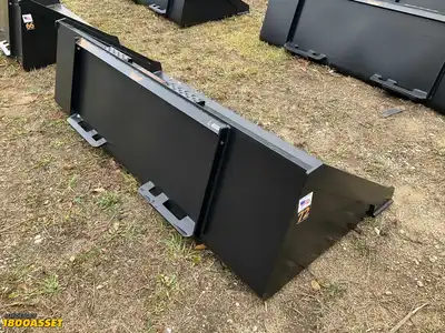 New Tomahawk 72” skid steer bucket, welded on high carbon cutting edge, skid steer quick attach