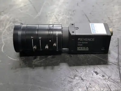 NEW KEYENCE CV-200M CCD