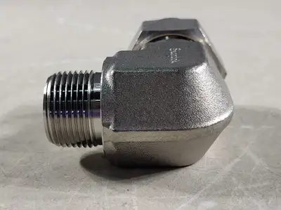 NEW SWAGELOK SS-1610-2-12