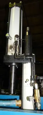 16 Ton FARGER & JOOSTEN MULTIPOWER Air/Oil Press