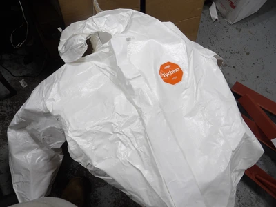 Used _UNKNOWN_ _UNKNOWN_ Apparel, Gloves, Lab Coats Michigan US | Miedema Asset Management Group #1320317