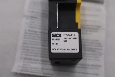 NEW OPEN BOX SICK i17-SA213 Safety Switch STOCK G408A