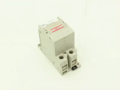 IDEC NC1V-2100 5 Amp Circuit Protector 2 Pole A Curve 250VAC/125VDC Lot of 9