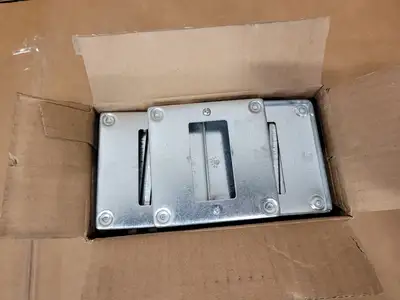 NEW HUBBELL 8372