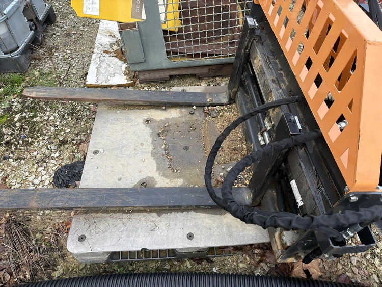 Used 2023 WOLVERINE PFA 11-3300G Pallet Forks Tennessee US | Moore Equipment #1517351