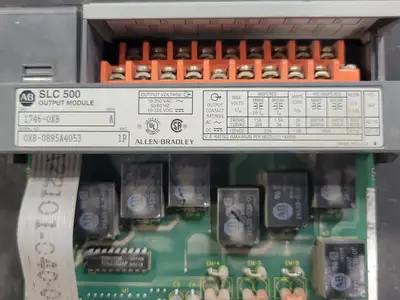 SLC500 Output Module 1746-OX8