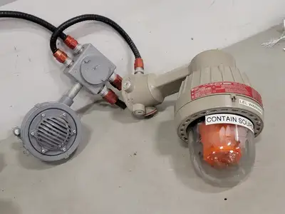 Used FEDERAL SIGNAL CORPORATION 27XST Lighting British Columbia CA | Lenmark #914064