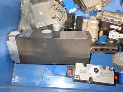 Pneumatic Lot, Valves, Pin Clamp