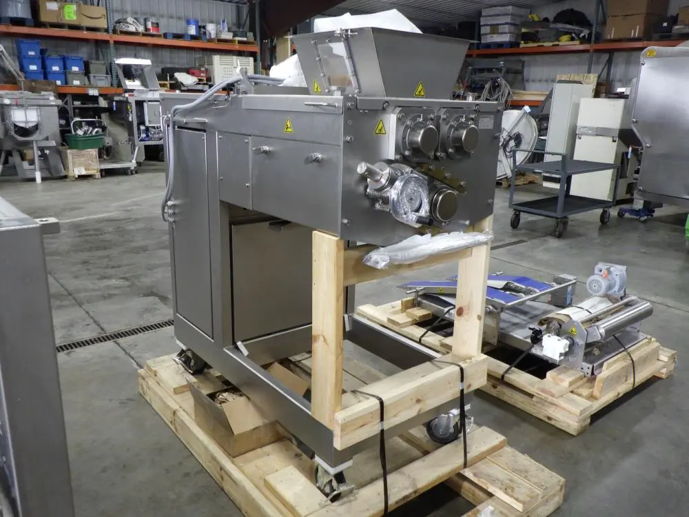 2016 Unused Moline 3-Roll Extruder w/ Chunker