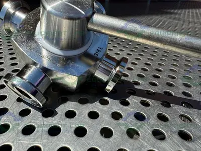 USED GE HEALTHCARE SALVI DN10 969 4-WAY 316 VALVE 18-1012-56 W/ 1/2" SANITARY FITTING