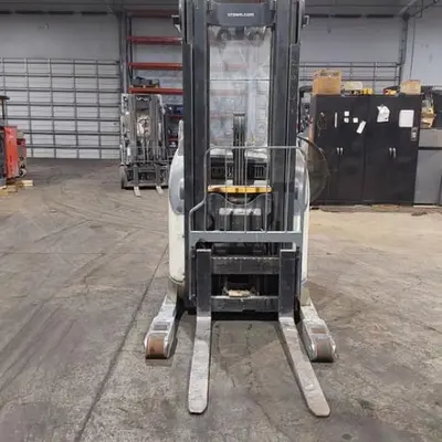 USED 2016 CROWN RR5725-45