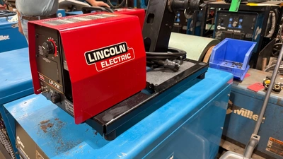 LINCOLN ELECTRIC LF-72 WELDING MACHINES, MIG | KEC, Inc. (3)
