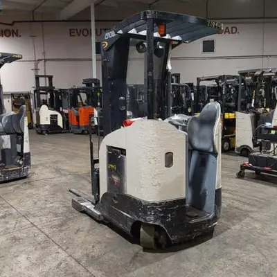 USED 2016 CROWN RR5725-45