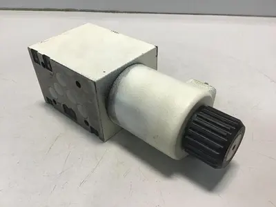 USED BOSCH 0 810 001 825