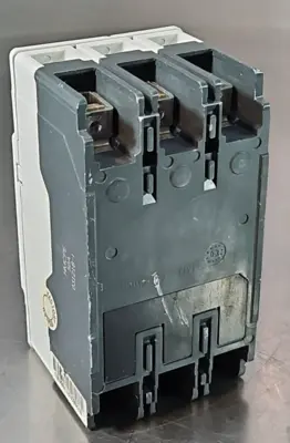 Cutler Hammer HMCP050K2C Molded Case Circuit Breaker 3P 50A (BIN433)