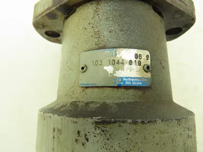 Char-Lynn 103 1044 010 Hydraulic Motor 15 GPM 1900 PSI 2-Bolt SAE-A