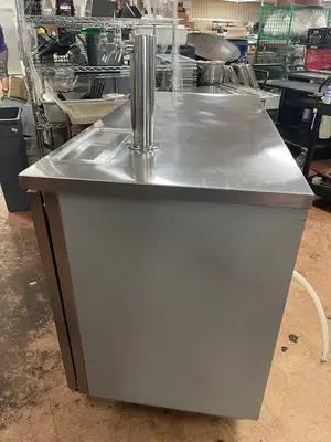 New | in-Stock Beverage Air Used Beverage Air DD58G-1 Stainless Steel Kegerator/Glass Door Refrigerator 115V Beer Equipment Illinois US | Falcon Restaurant Supply #1375699