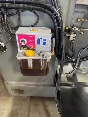 2022 WEBB Champ 5VK-HC-XL-3X Mills, Knee Type | N & R Machine Sales (9)