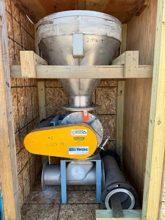 Used YOUNG INDUSTRIES _UNKNOWN_ Valves/Fittings New Jersey US | Perry Equipment #302260