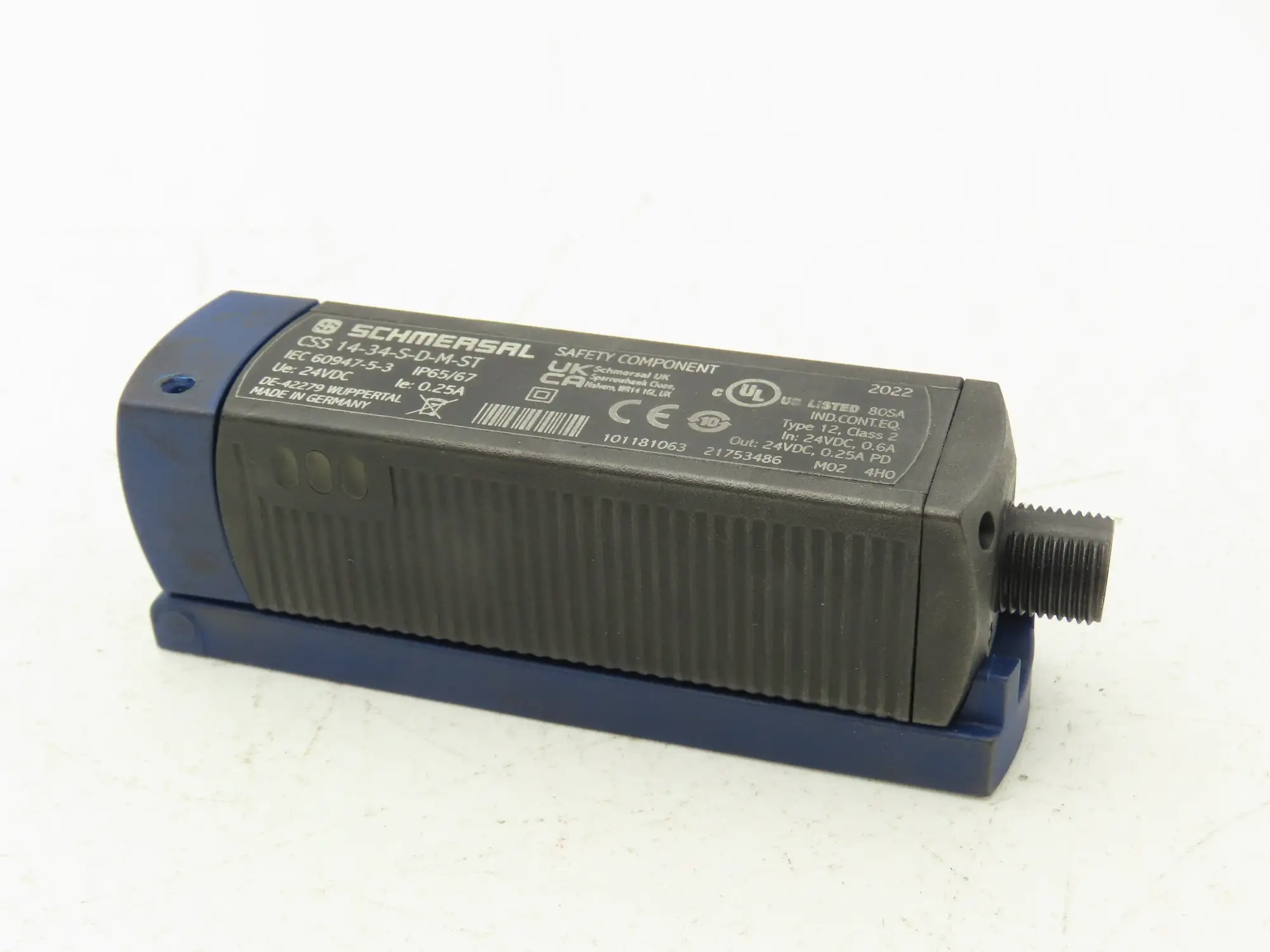 Schmersal 101181063 Magnet Safety Sensor Non Contact CSS 14-34-S-D-M-ST