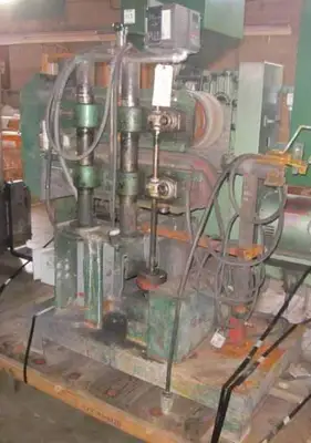 FARRIS 2-BELT Extruder Line Pipe Acc Haul Off | Perry Equipment (7)