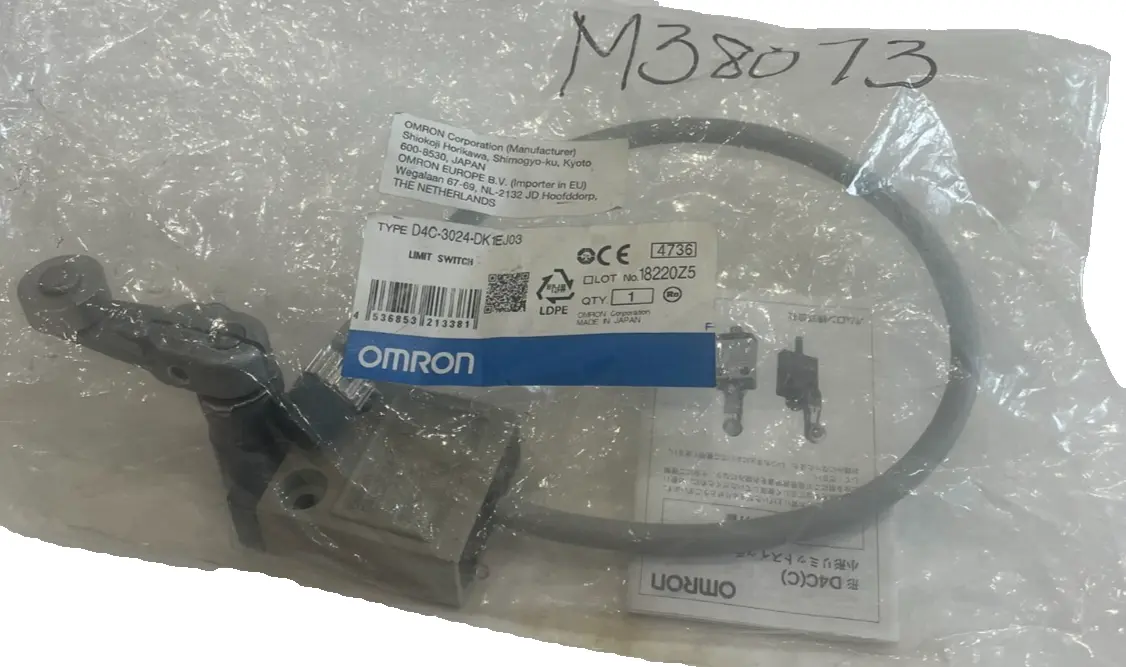 NEW OMRON D4C-3024-DK1EJ03 LIMIT SWITCH D4C3024DK1EJ03