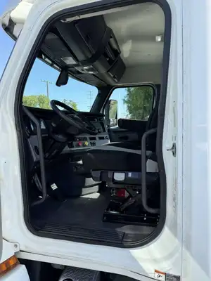 Used 2019 FRHT T12642ST Conventional trucks California US | Commerce Truck Equipment Sales #1548742