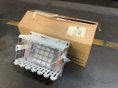 Used SCHNEIDER ELECTRIC ASH819209 PLC Chassis Ohio US | HGR 24 #1406243