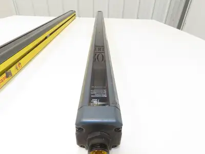 Leuze Safety Light Curtain Transmitter Receiver Set 1050mm - for Parts or Repair