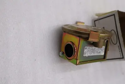 DWYER 1910-5 PRESSURE SWITCH, DIFFERENTIAL SERIES 1900 - STOCK 3837CC