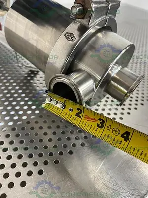 USED FISHER BAUMANN 84161SA SANITARY CONTROL VALVE CV17 W/ FISHER VALVE POSITIONER
