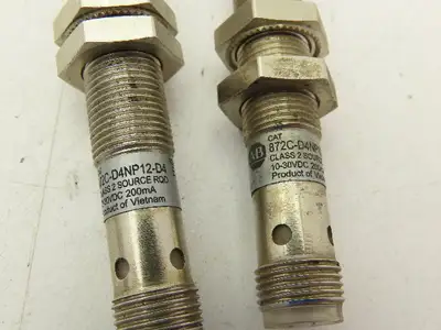 Allen Bradley 827C-D4NP12-D4 Proximity Sensor 12mm 10-30VDC  Lot of 2