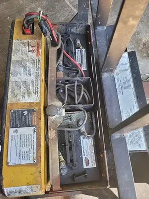 USED 2010 YALE MPB040-EN24T2748