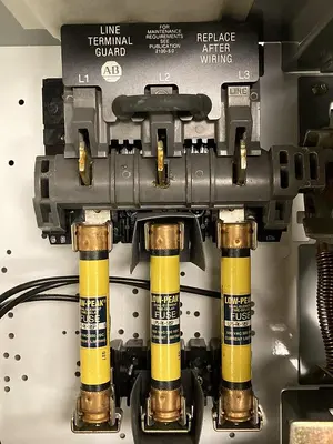 USED ALLEN-BRADLEY 2192F-BJC-24R-111 Q