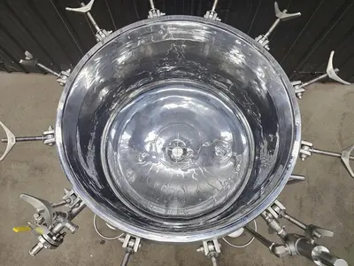 Used LEE INDUSTRIES INC. 400L DP Stainless Steel Tanks Quebec CA | Carter-Wilson Equipment Services #884558