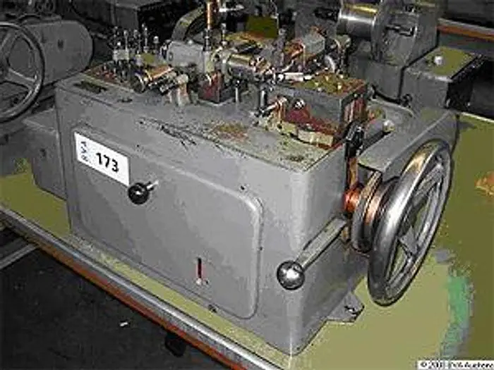7053-100 Small Theodore Bechtold (Germany) Curb Chain Making Machine