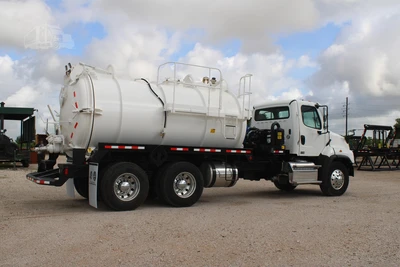 Used 2018 FREIGHTLINER 114SD Septic/Sewer/Vacuum Trucks Texas US | Roll Off Truck World #1491812