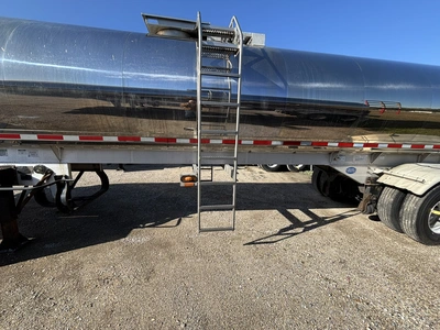 Used 2021 WALKER MILK TANKER TRAILER Liquid Supply Trailers Michigan US | Miedema Asset Management Group #1709528