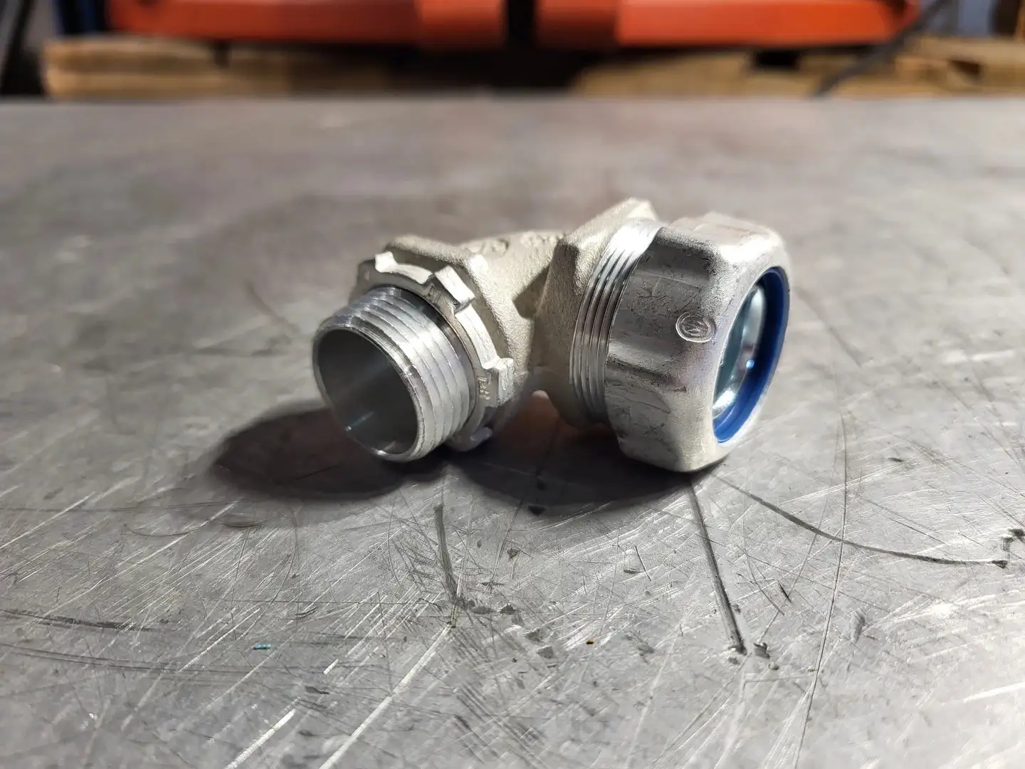 NEW THOMAS & BETTS 5253AL
