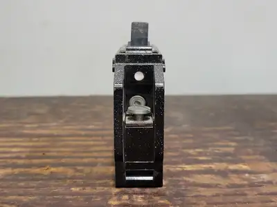 USED FEDERAL PACIFIC NQ11015