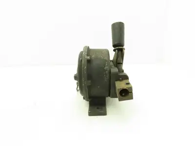 Yaskawa Electric PMED-12-HQ61 Welder Wire Motor Feeder 24V Size 1.2 Roller